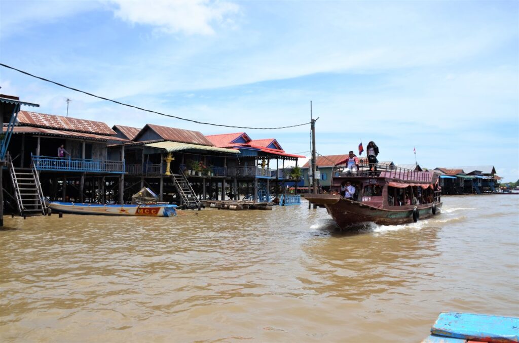 កំពង់ភ្លុក